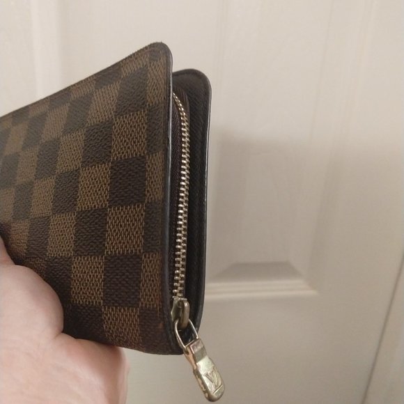 Louis Vuitton Damier Ebene Zippy Wallet - Picture 5 of 16